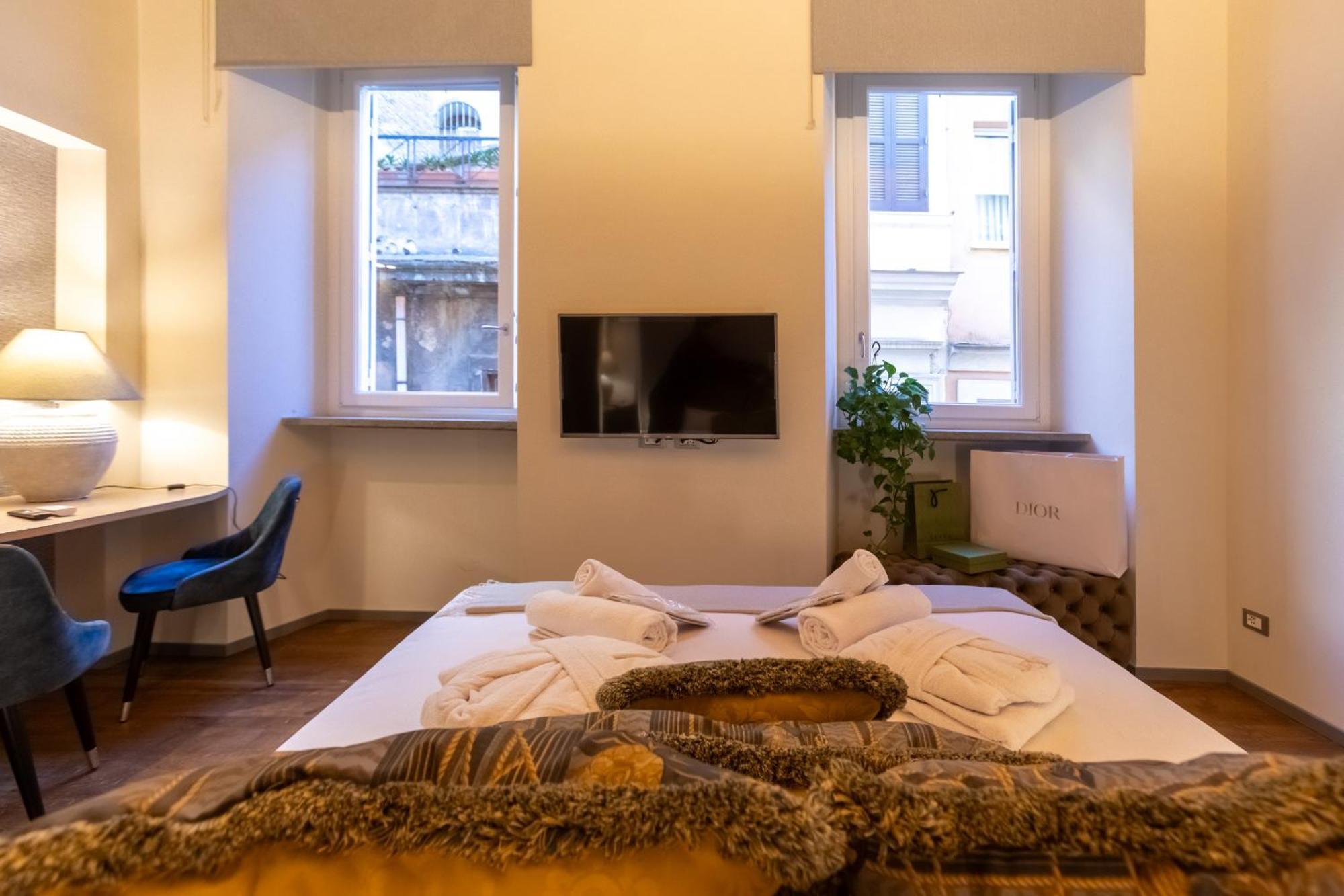 Fontana Di Trevi Roma Luxury Suite — Photos 2